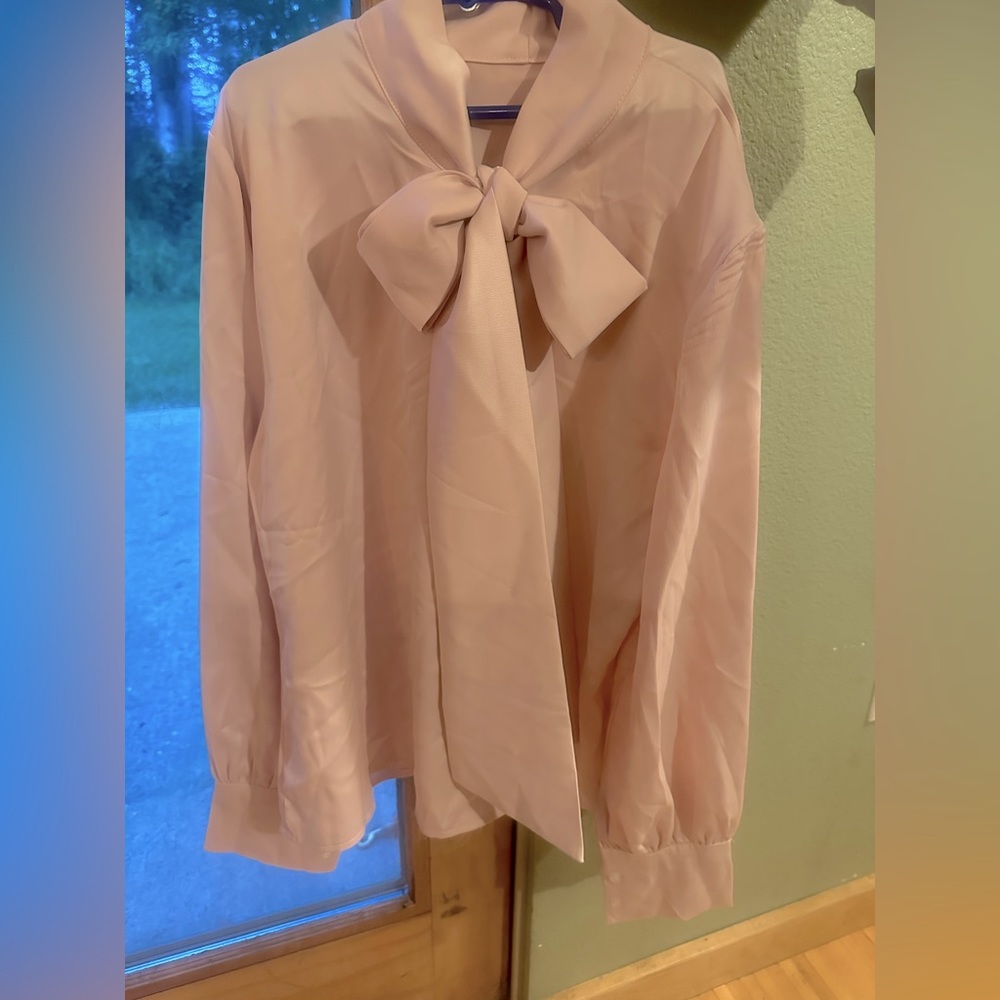 Women’s bowtie blouse
